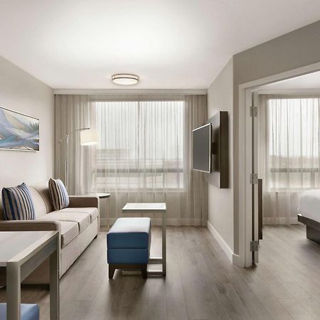 Embassy Suites By Hilton Montreal Airport Pointe-Claire Exterior foto