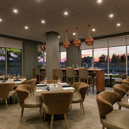 Embassy Suites By Hilton Montreal Airport Pointe-Claire Exterior foto