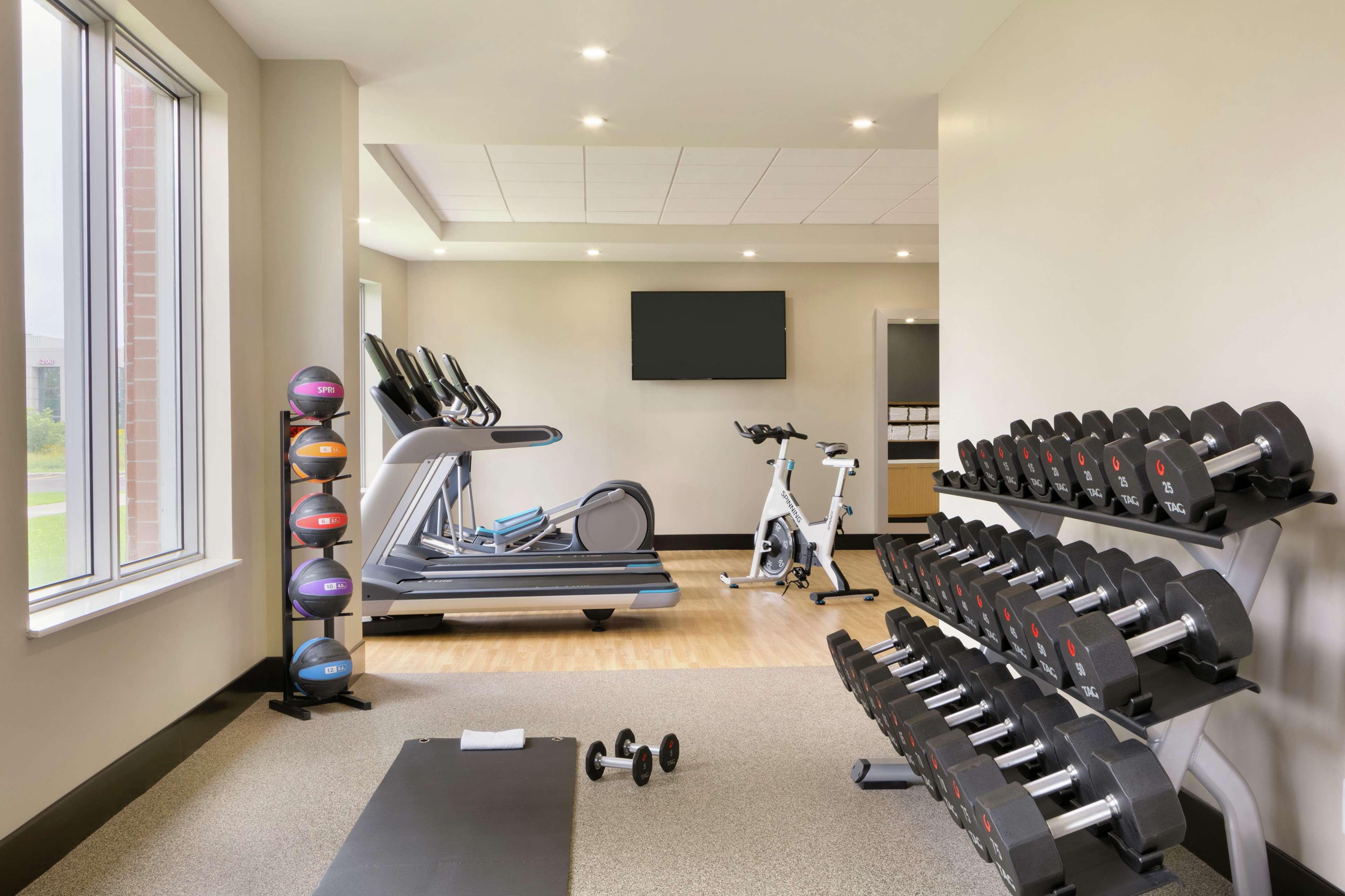 Embassy Suites By Hilton Montreal Airport Pointe-Claire Exterior foto